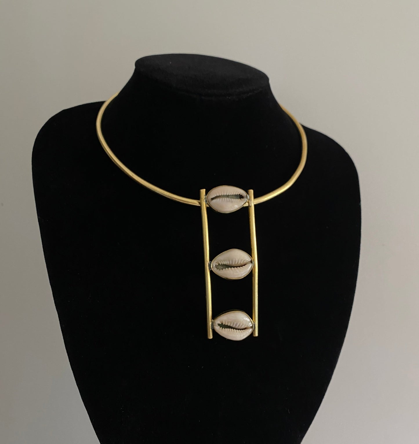 Dede Shell Necklace