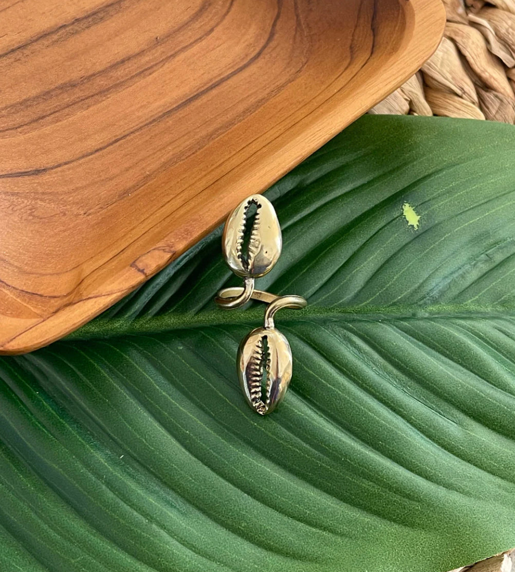 Ahadi Shell and brass-Rings