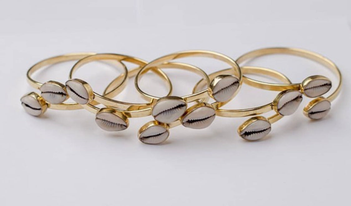 Kumbata shell bangles