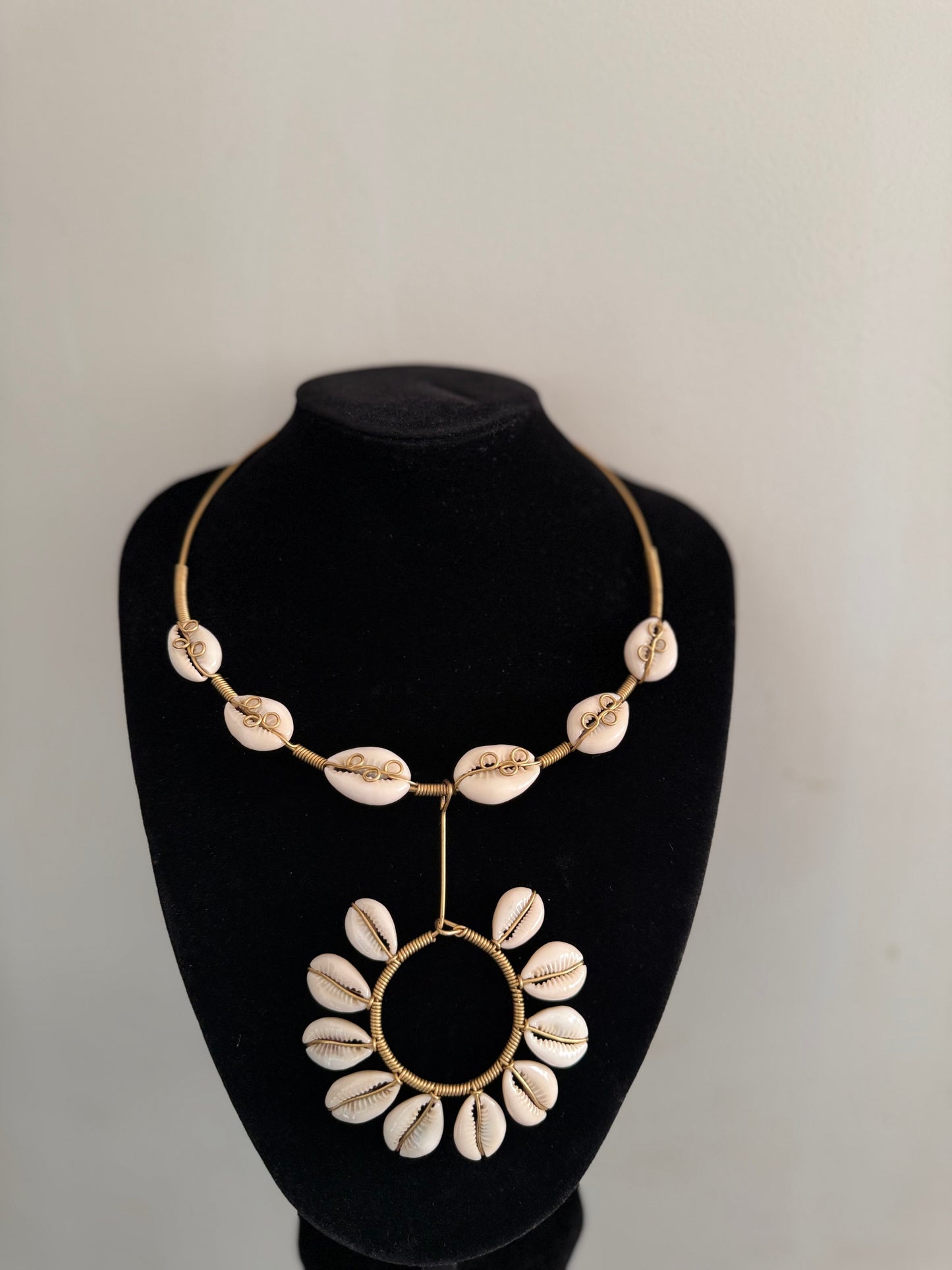 Ciru Shell Necklace