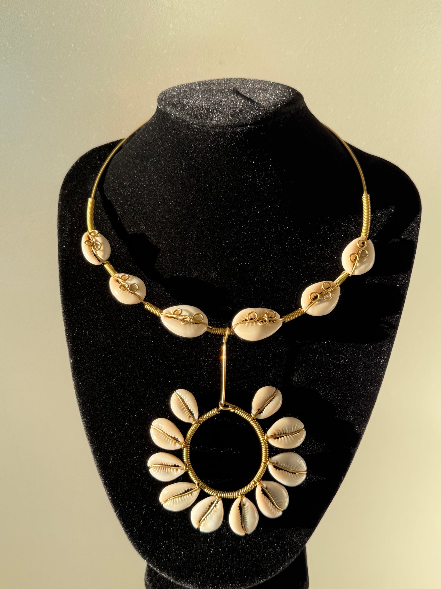 Ciru Shell Necklace