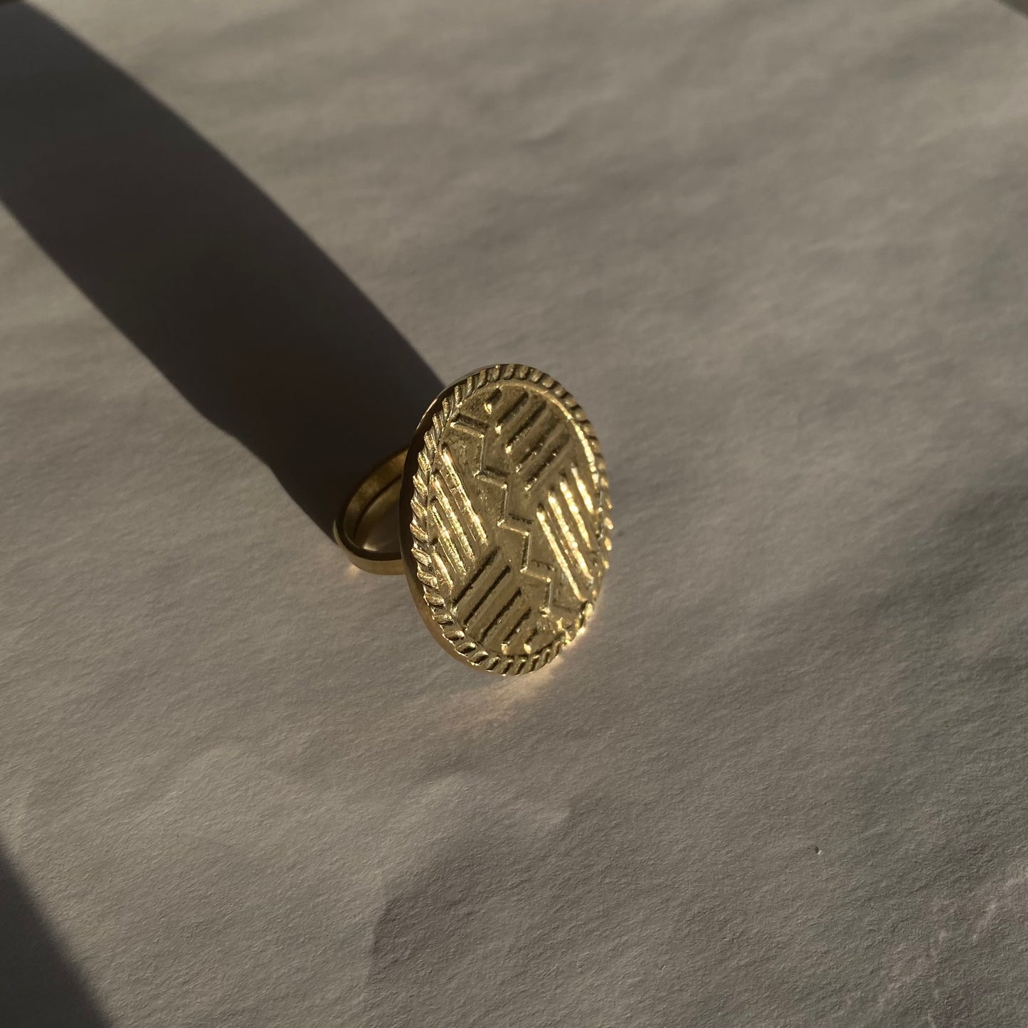 Lesuuda Ring