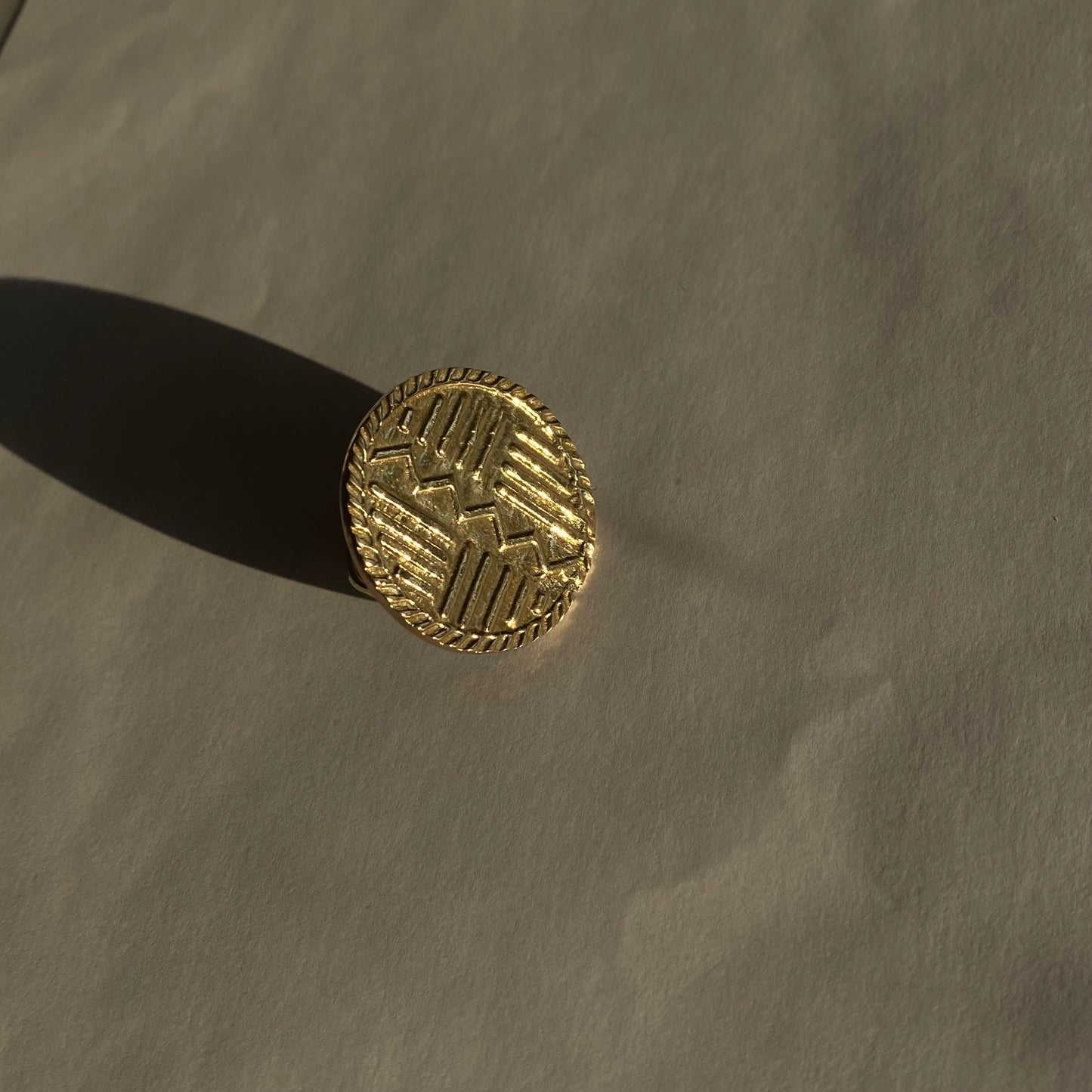 Lesuuda Ring