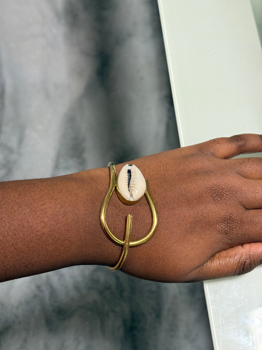Chebet Shell bracelet