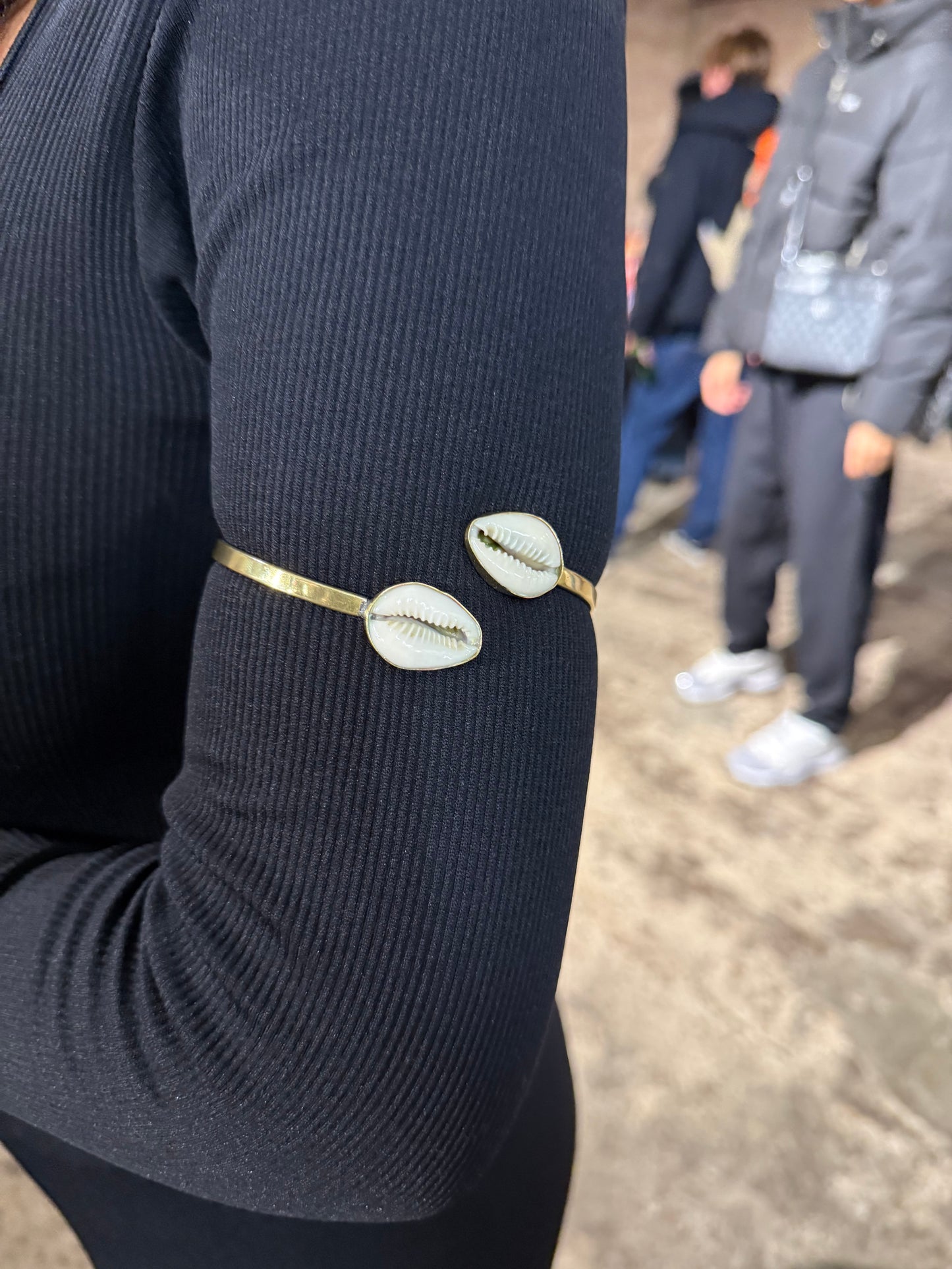 Kumbata shell bangles